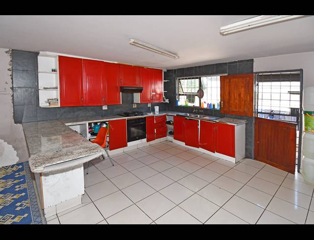 9 BEDROOM HOUSE FOR SALE IN MAYFAIR